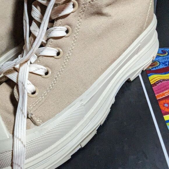 Mia Tan and white lace up Side Zip Boots size 9 - Picture 5 of 7